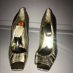 Guess Metallic Gold heels(3 1/2”), size 10
